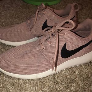 Nike shoes lightly used
